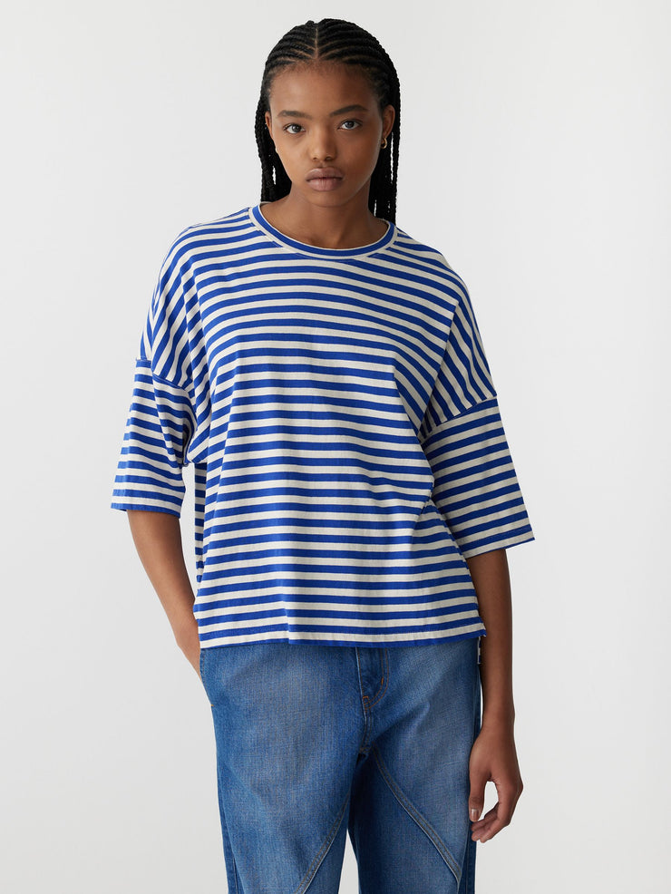 Stripe Side Step S/S T.Shirt Nat/Cobalt